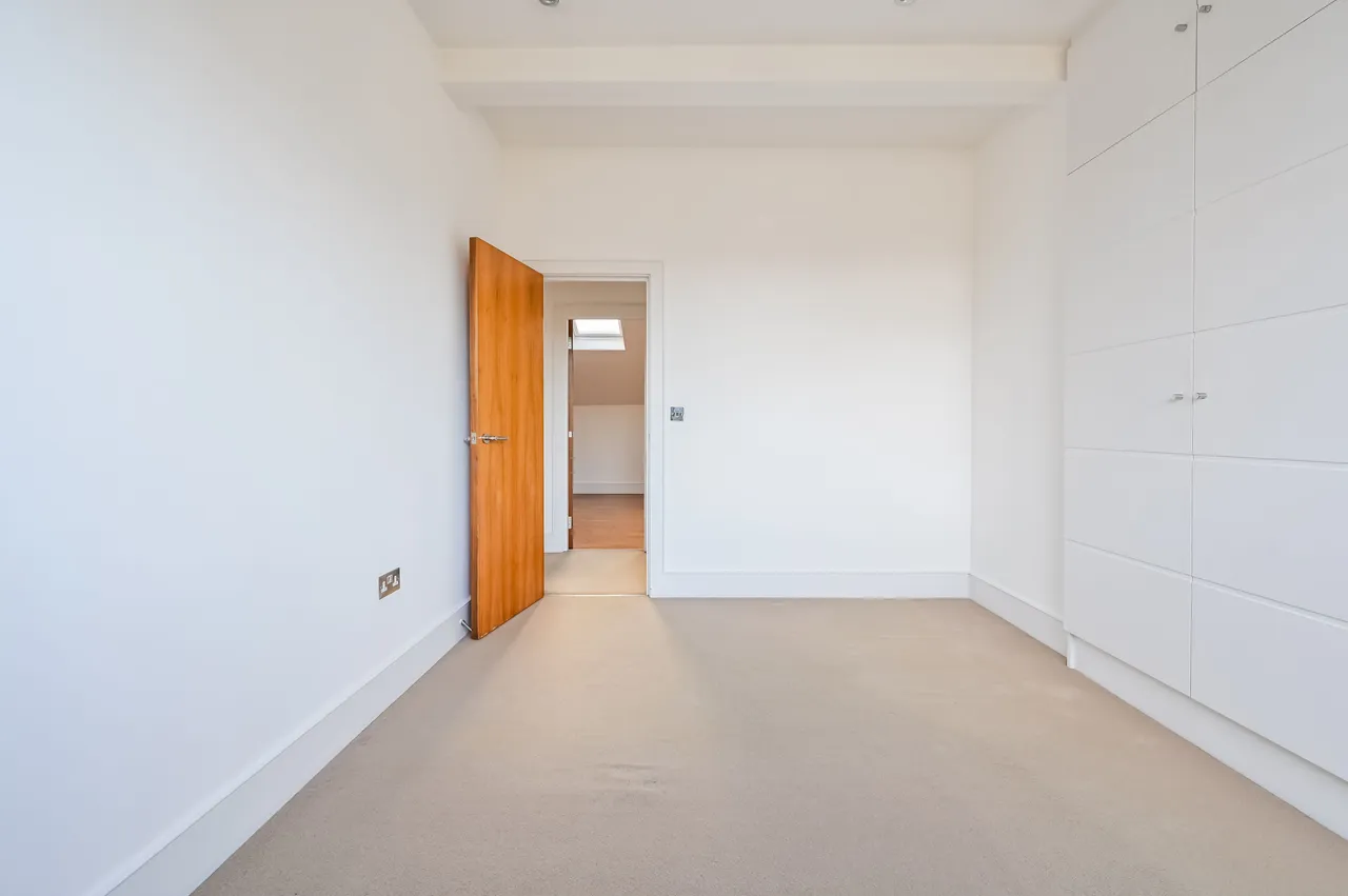 Flat 3, 97 Finsbury Park Road, London, photo 8