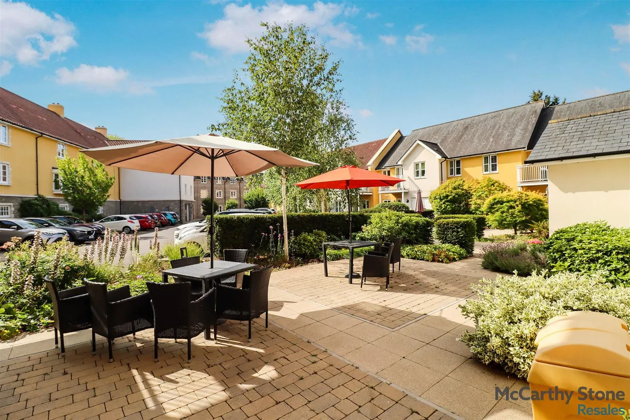 2 bed flat for sale, Barnhill Road, Chipping Sodbury, BS37
