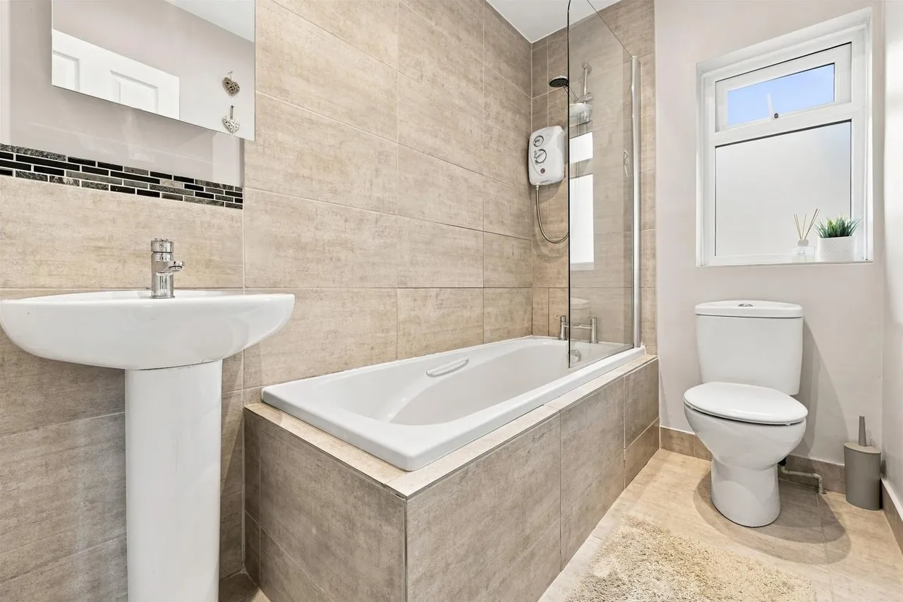 Loxley Close, Macclesfield, photo 18
