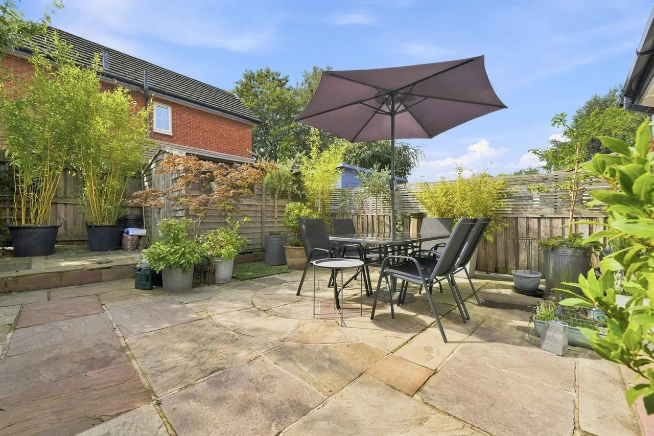 Loxley Close, Macclesfield, photo 5