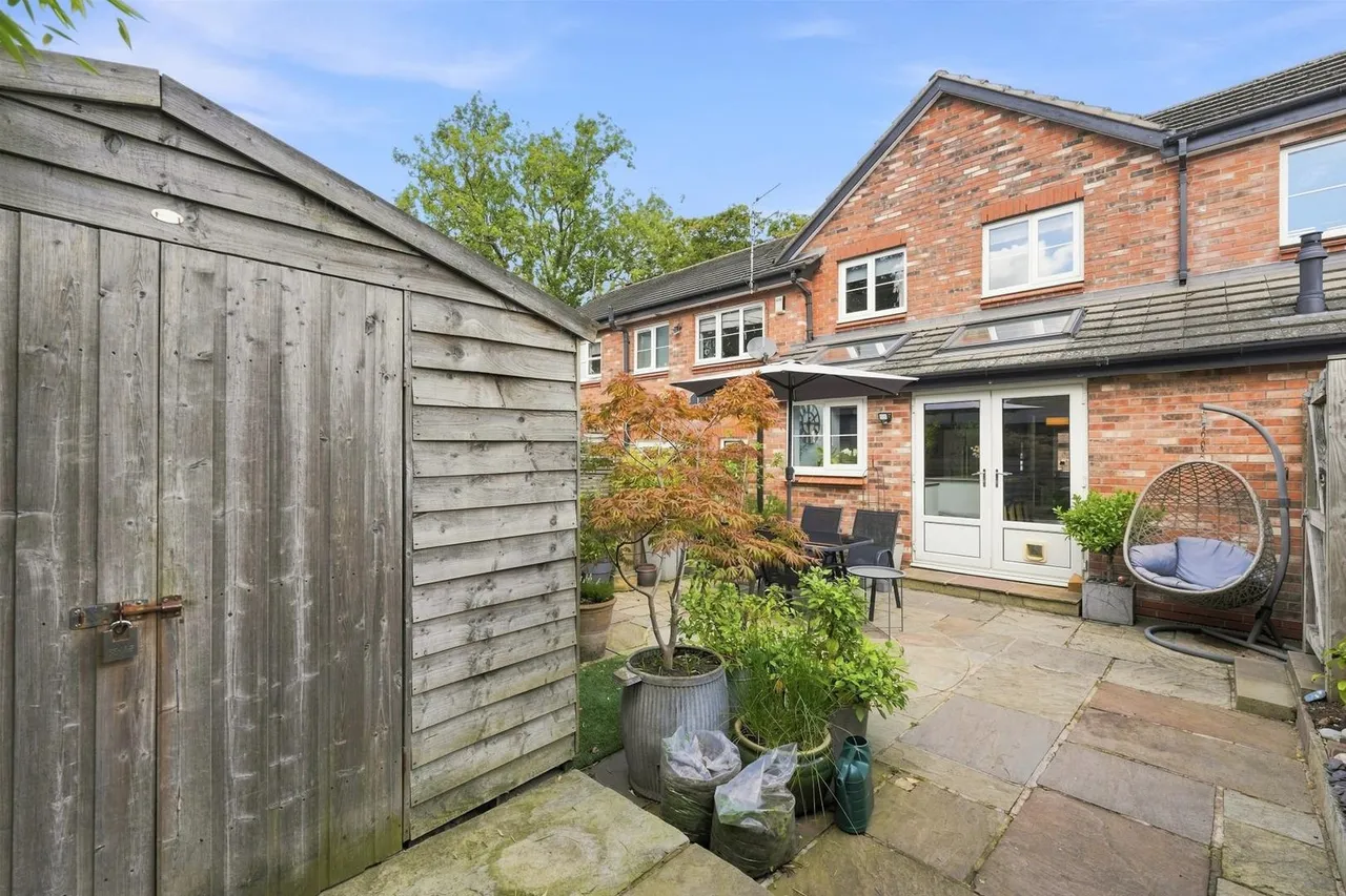 Loxley Close, Macclesfield, photo 21