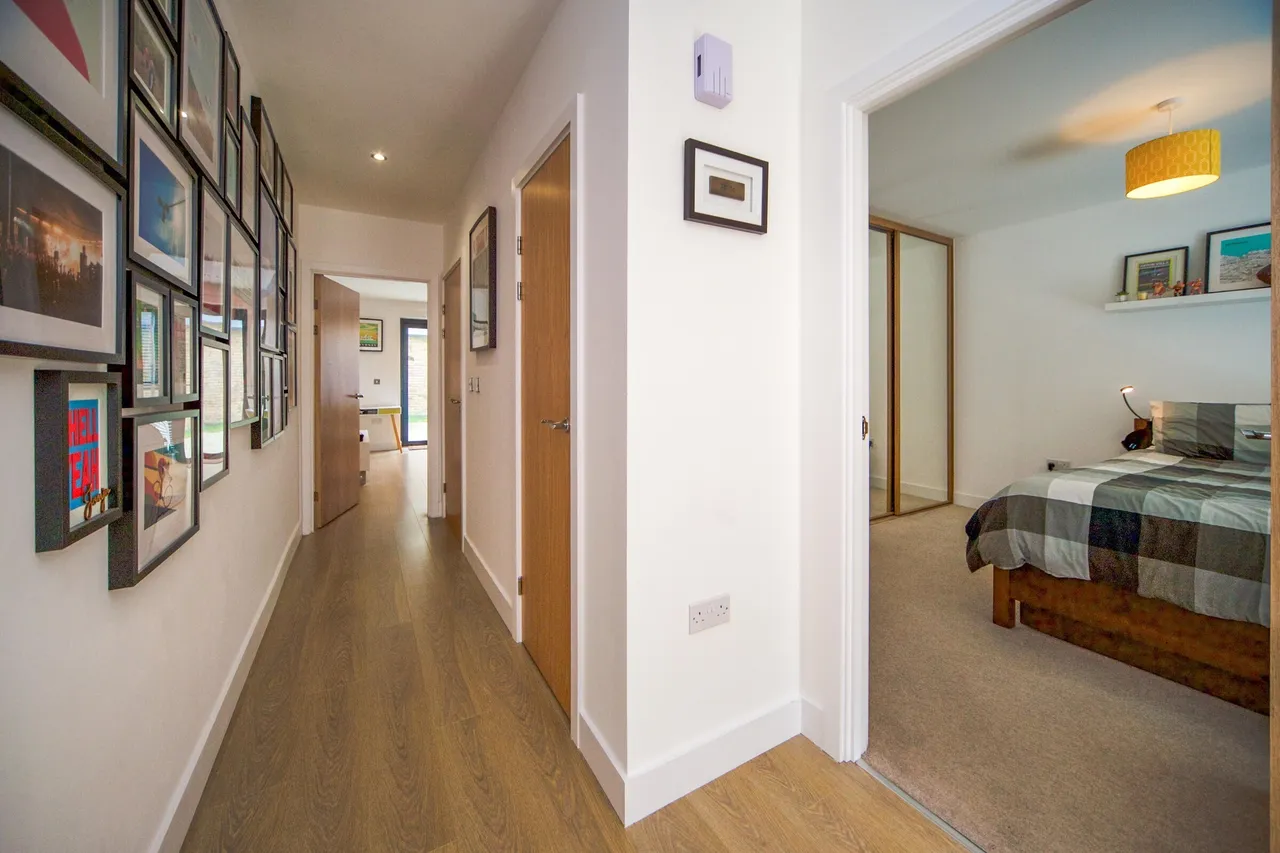 Parade Gardens, Chingford, E4, photo 6