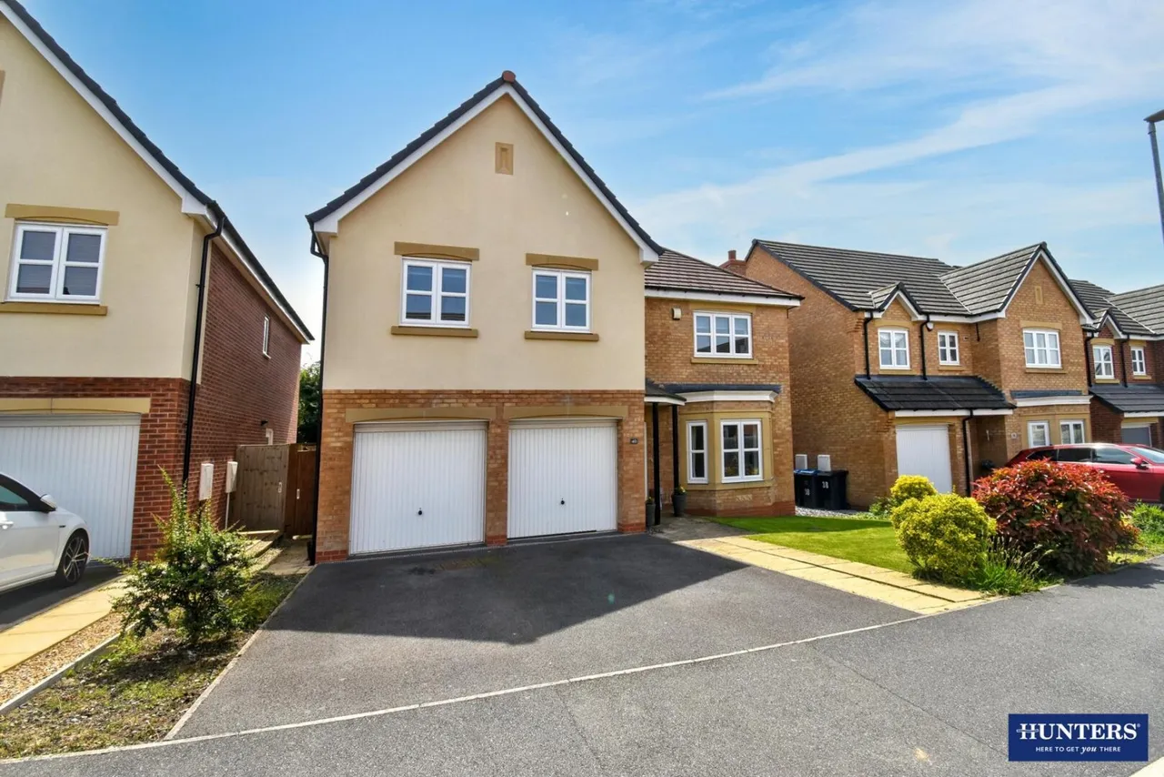 5 bed house for sale, Garfield Park, Great Glen, LE8