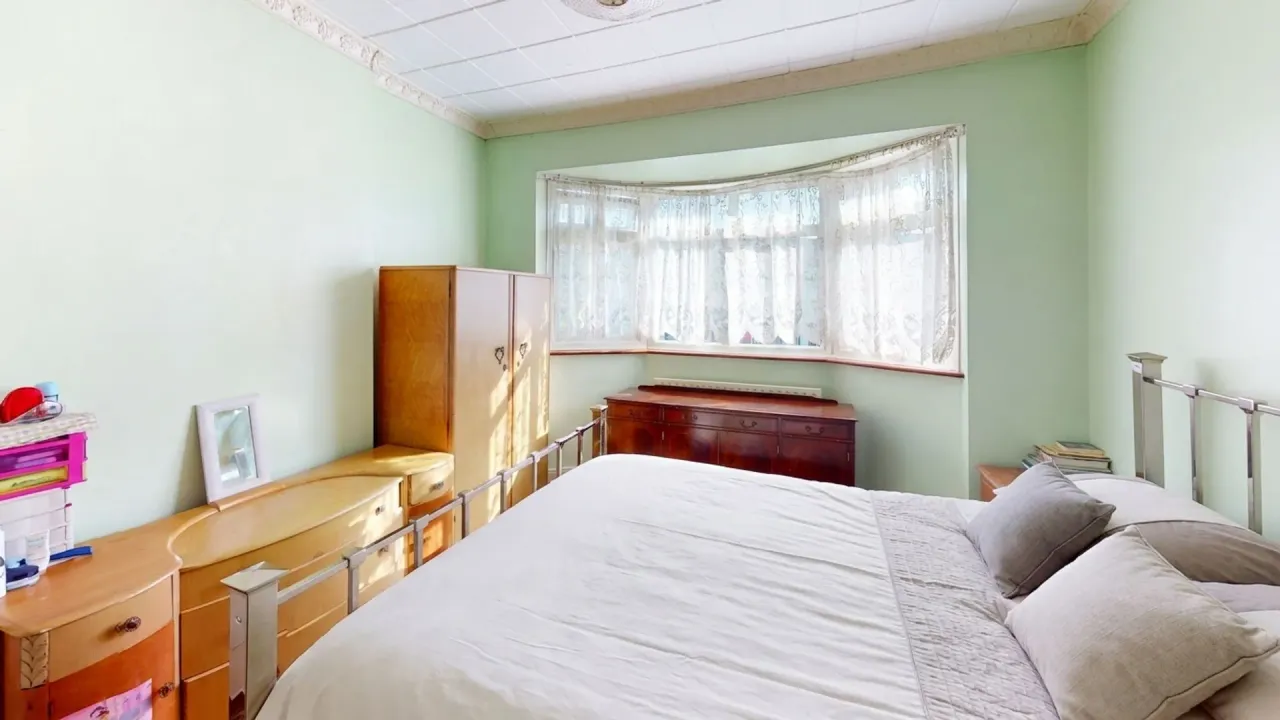 Woodmansterne Road, London, SW16, photo 5