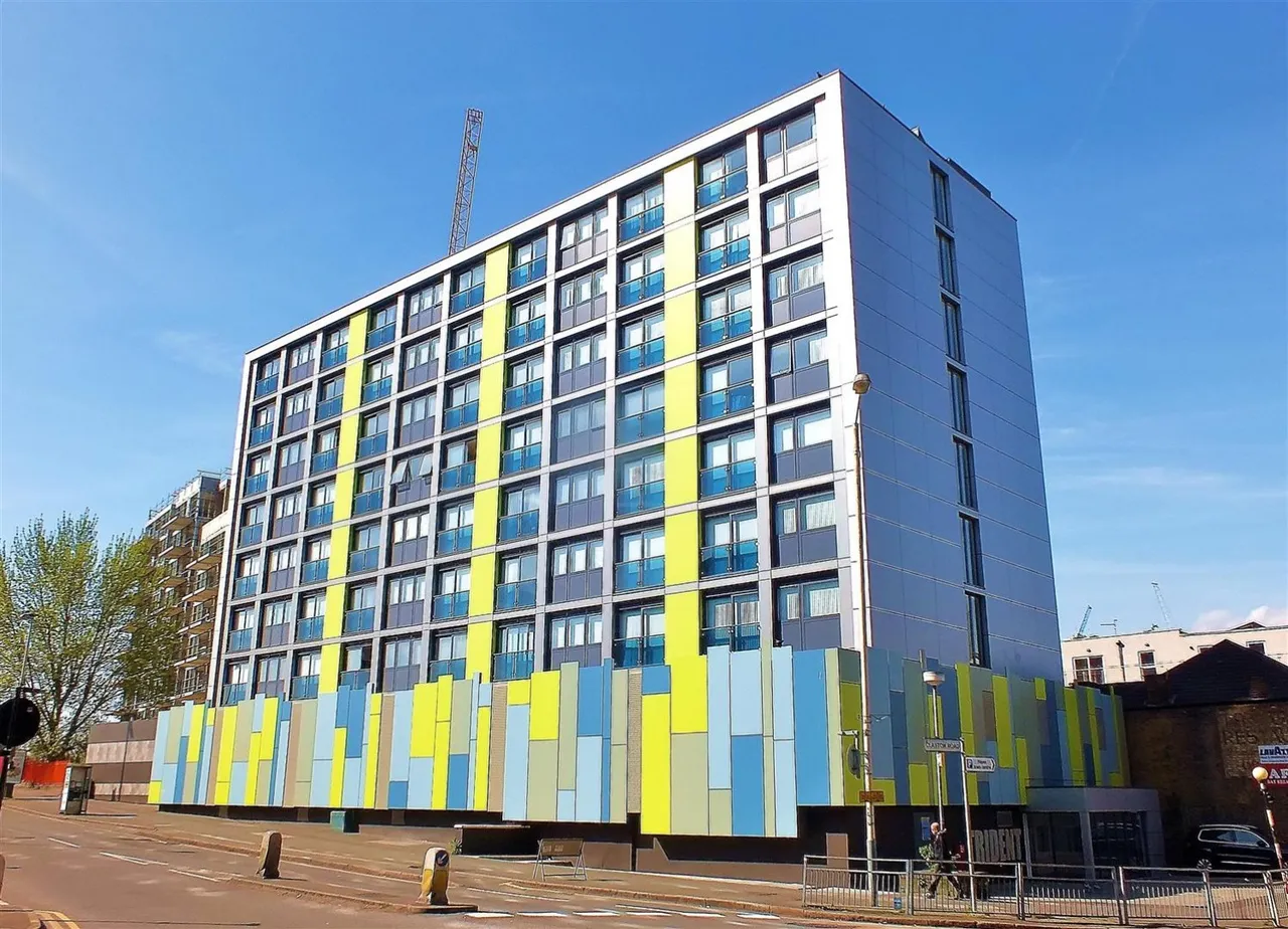 flat to rent — Trident House, Station Road, Hayes, UB3 4FQ