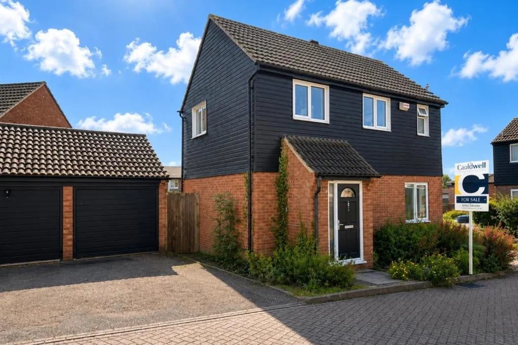 3 bed house for sale, Travell Court, Bradwell
