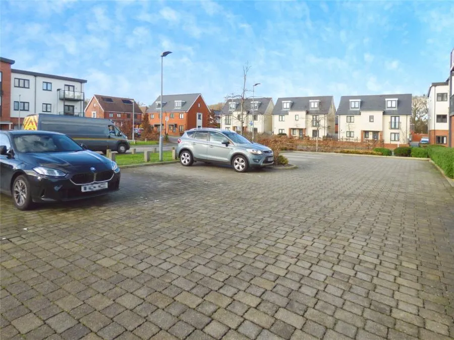 Claypit Copse, Bursledon, SO31, photo 8