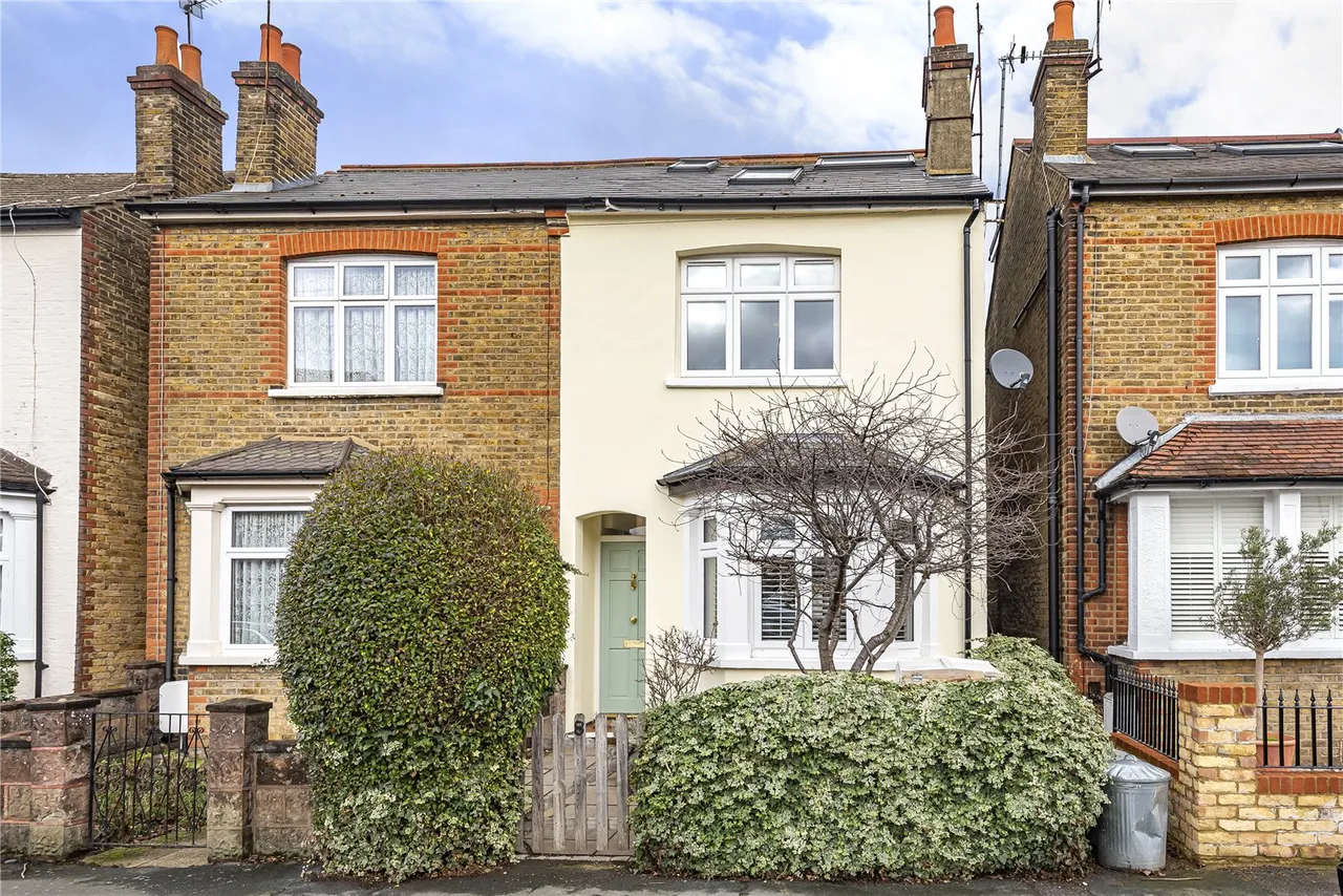 3 bed house for sale — Priory Road, Hampton, London, TW12 2NT