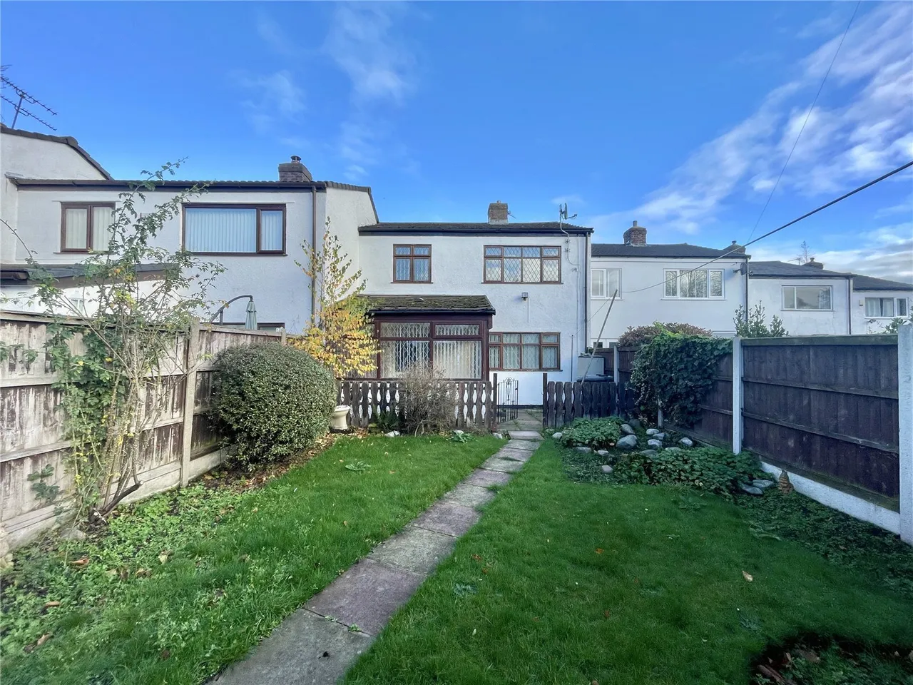 St. Marys Close, Hale Village, L24, photo 2