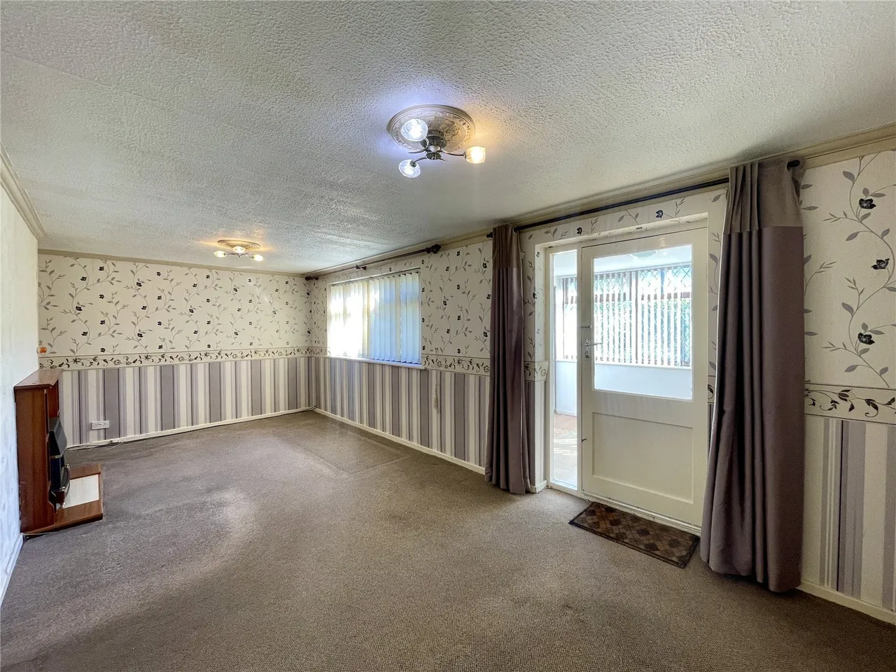 St. Marys Close, Hale Village, L24, photo 6
