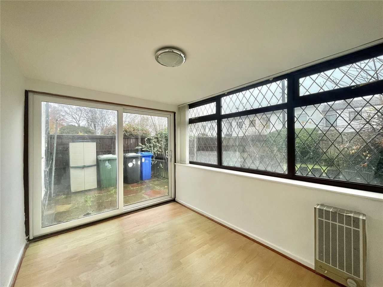 St. Marys Close, Hale Village, L24, photo 9