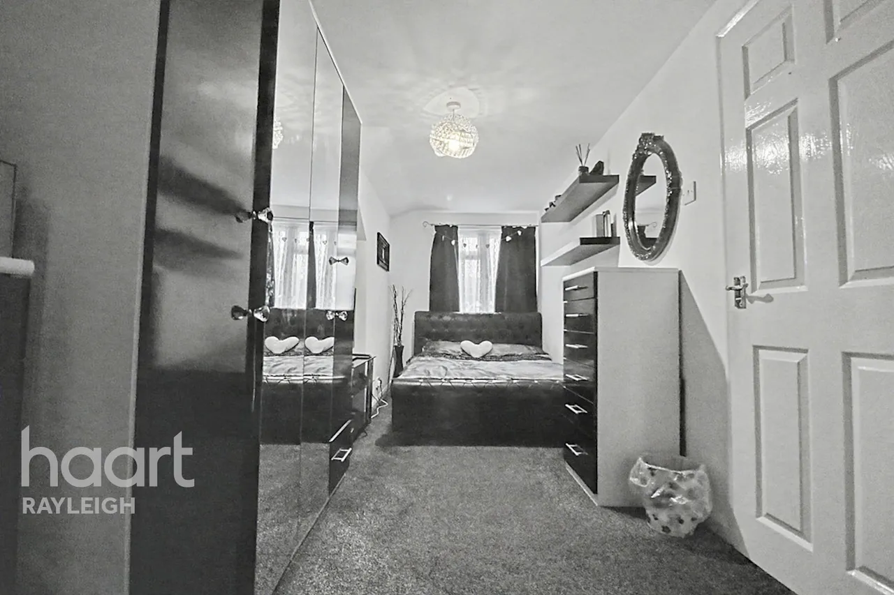 Chesterfield Crescent, Leigh-On-Sea, SS9, photo 15