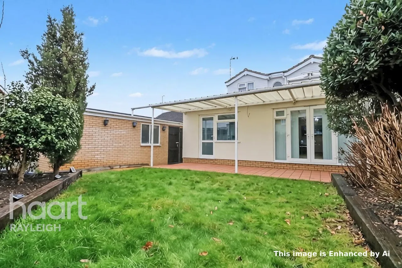 Chesterfield Crescent, Leigh-On-Sea, SS9, photo 18