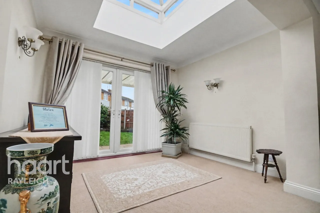 Chesterfield Crescent, Leigh-On-Sea, SS9, photo 7
