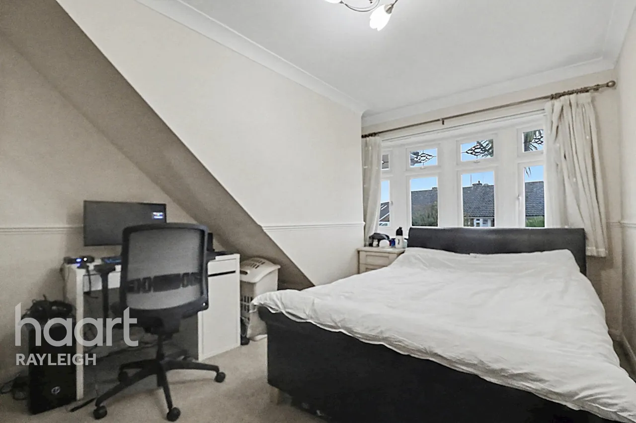 Chesterfield Crescent, Leigh-On-Sea, SS9, photo 9