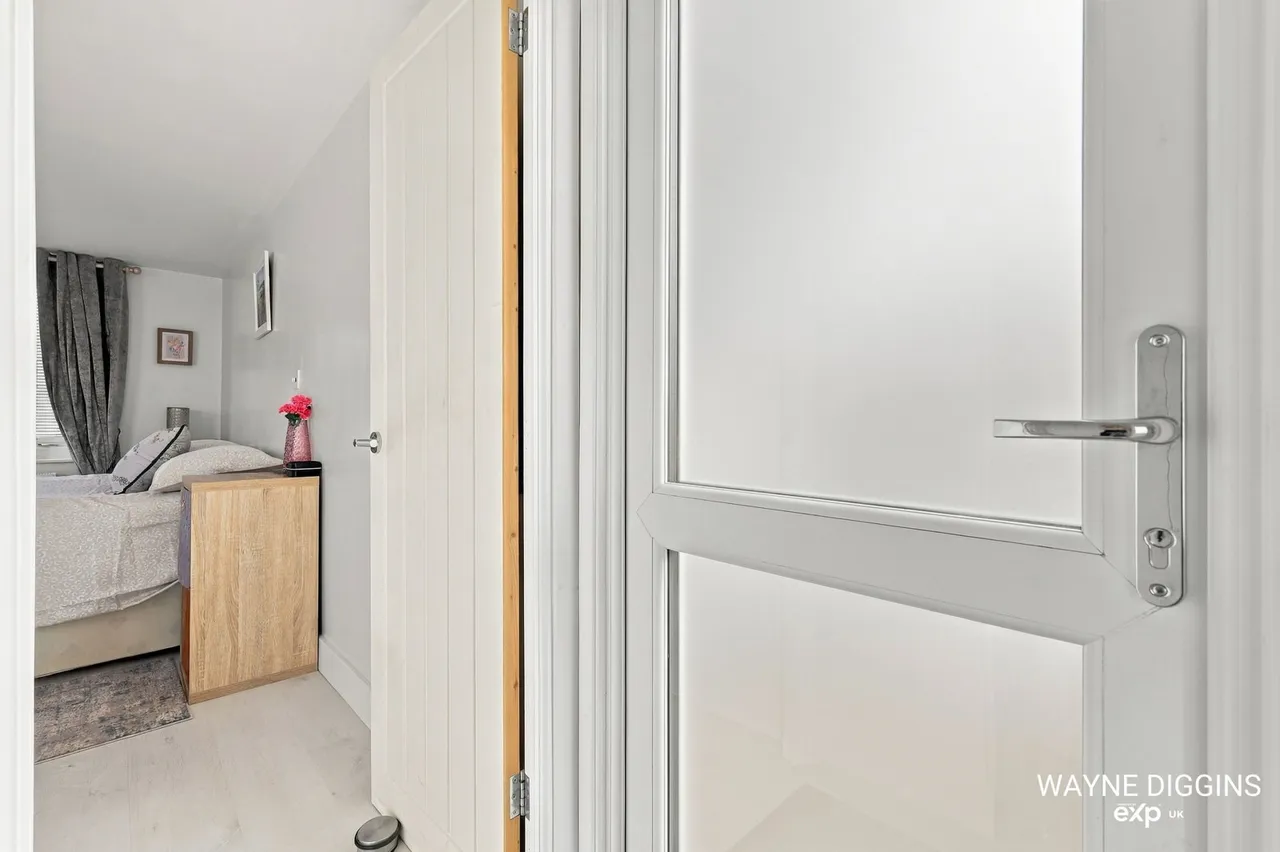 Second Avenue, Kingsleigh Park Homes, SS7, photo 15