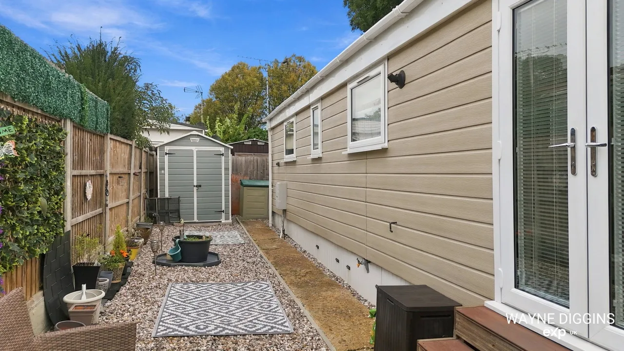 Second Avenue, Kingsleigh Park Homes, SS7, photo 16