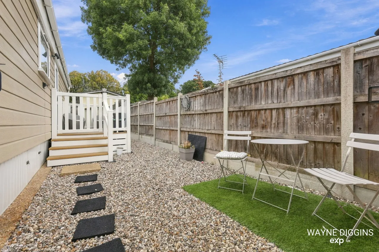 Second Avenue, Kingsleigh Park Homes, SS7, photo 17
