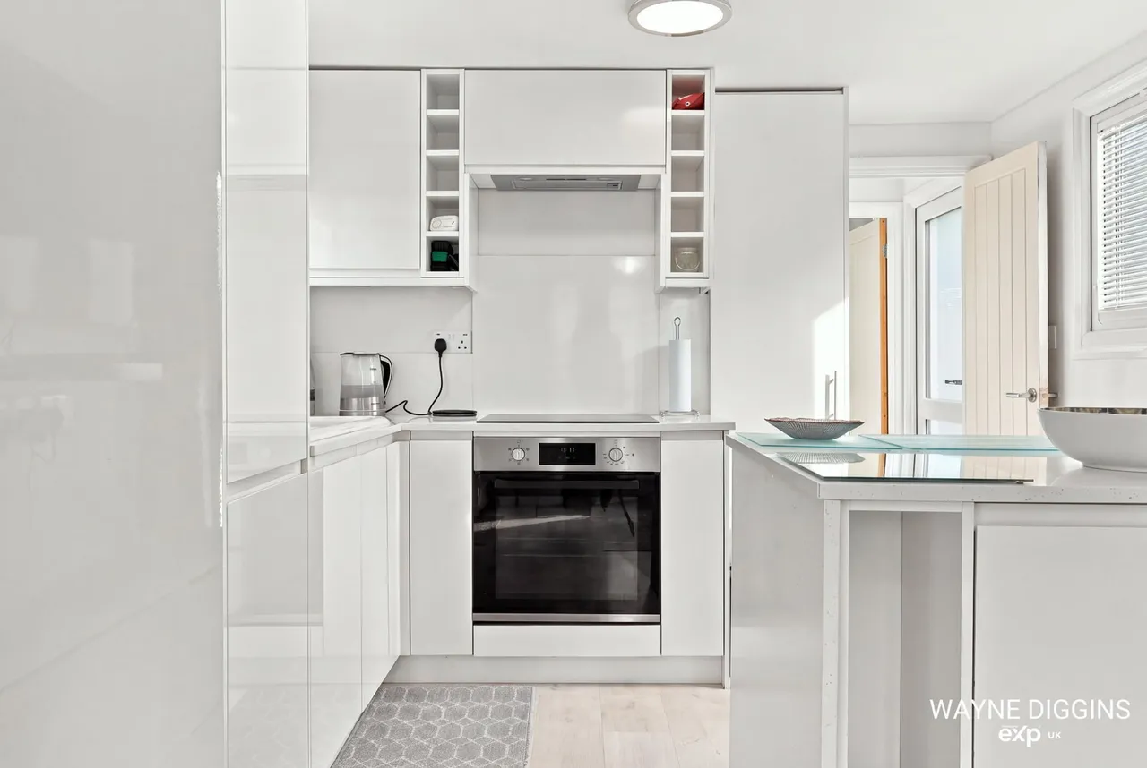 Second Avenue, Kingsleigh Park Homes, SS7, photo 6