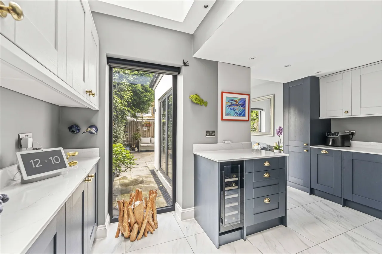Blackmores Grove, Teddington, TW11 9AE, photo 3