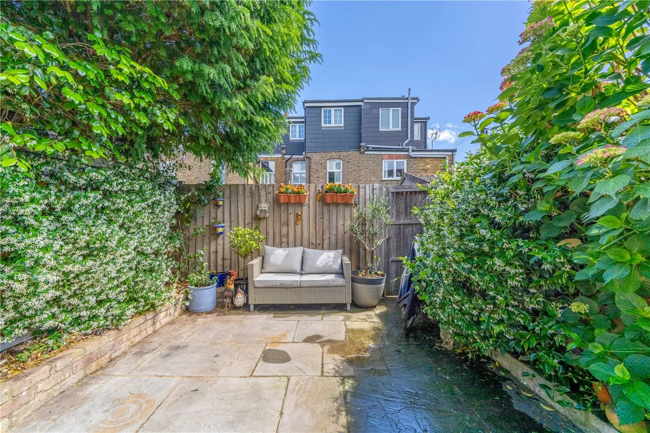 Blackmores Grove, Teddington, TW11 9AE, photo 14