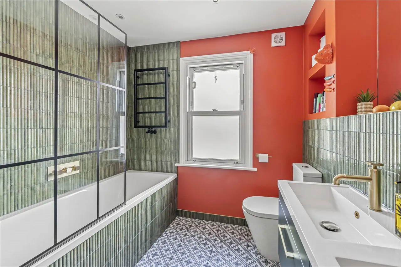 Blackmores Grove, Teddington, TW11 9AE, photo 11