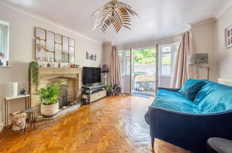 Kingsdown Avenue, South Croydon CR2 6QF, photo 2