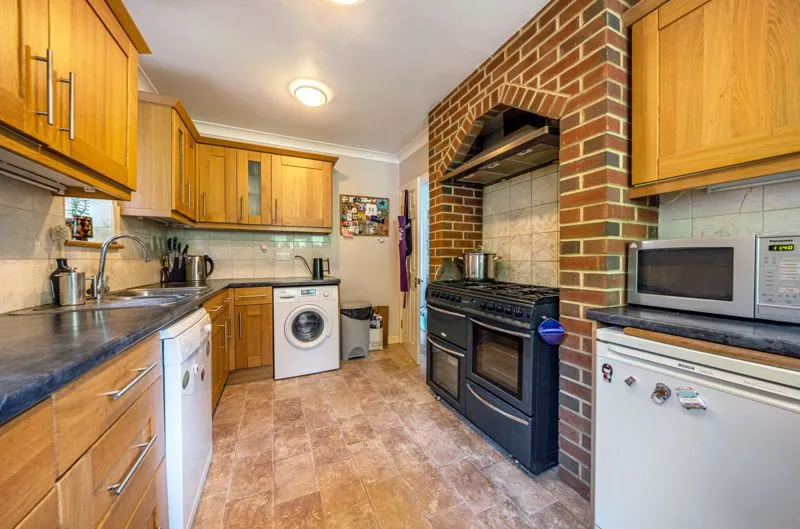 Kingsdown Avenue, South Croydon CR2 6QF, photo 5