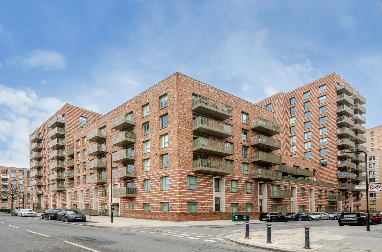 Acton, W3, photo 2