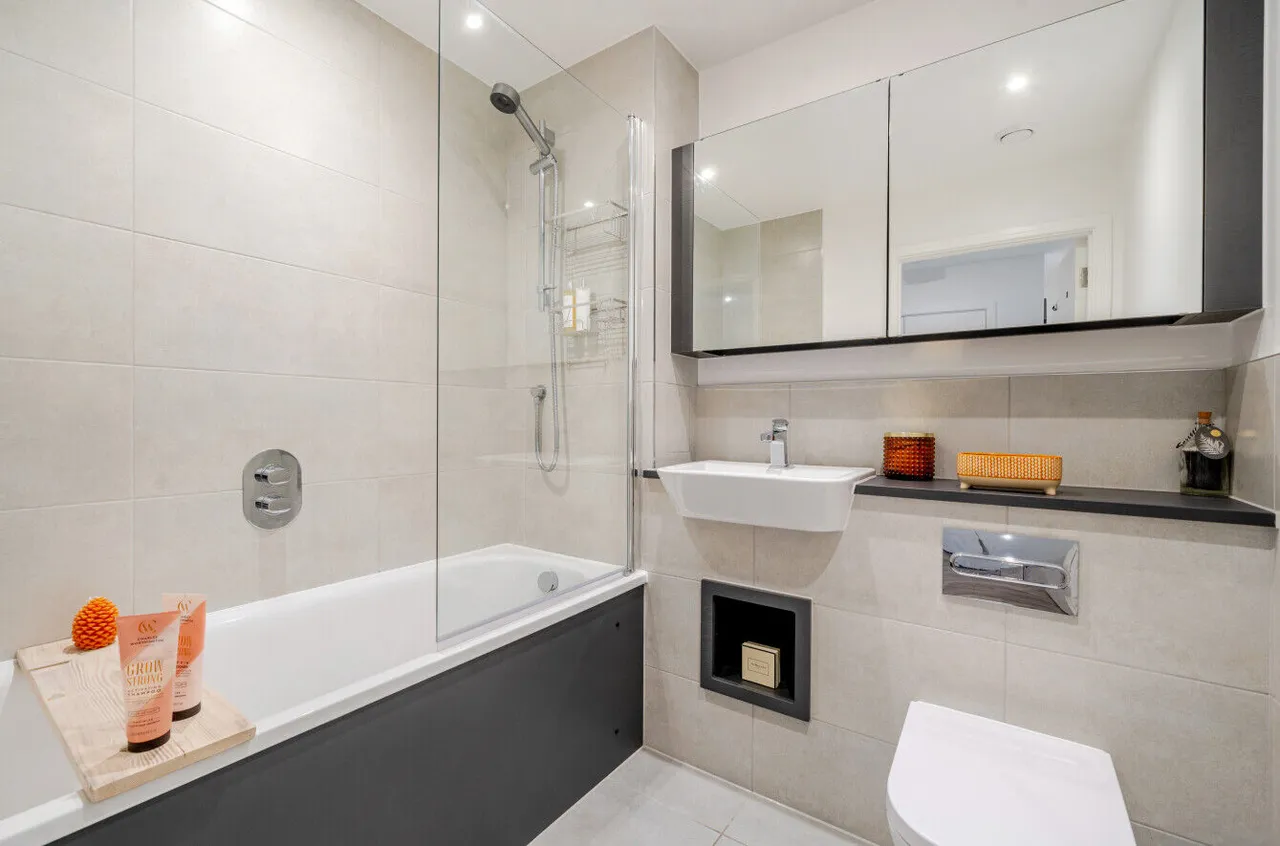 Acton, W3, photo 6