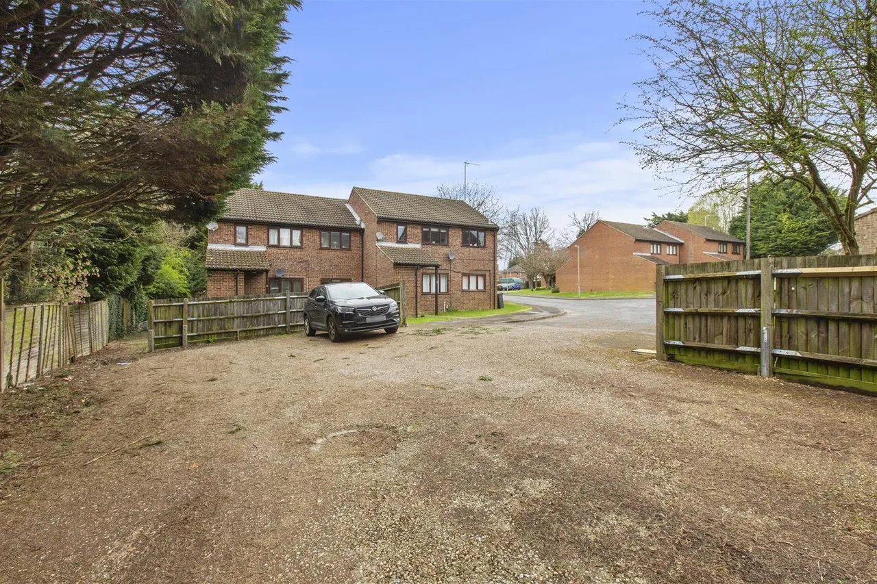 Birinus Close, High Wycombe, HP12, photo 11