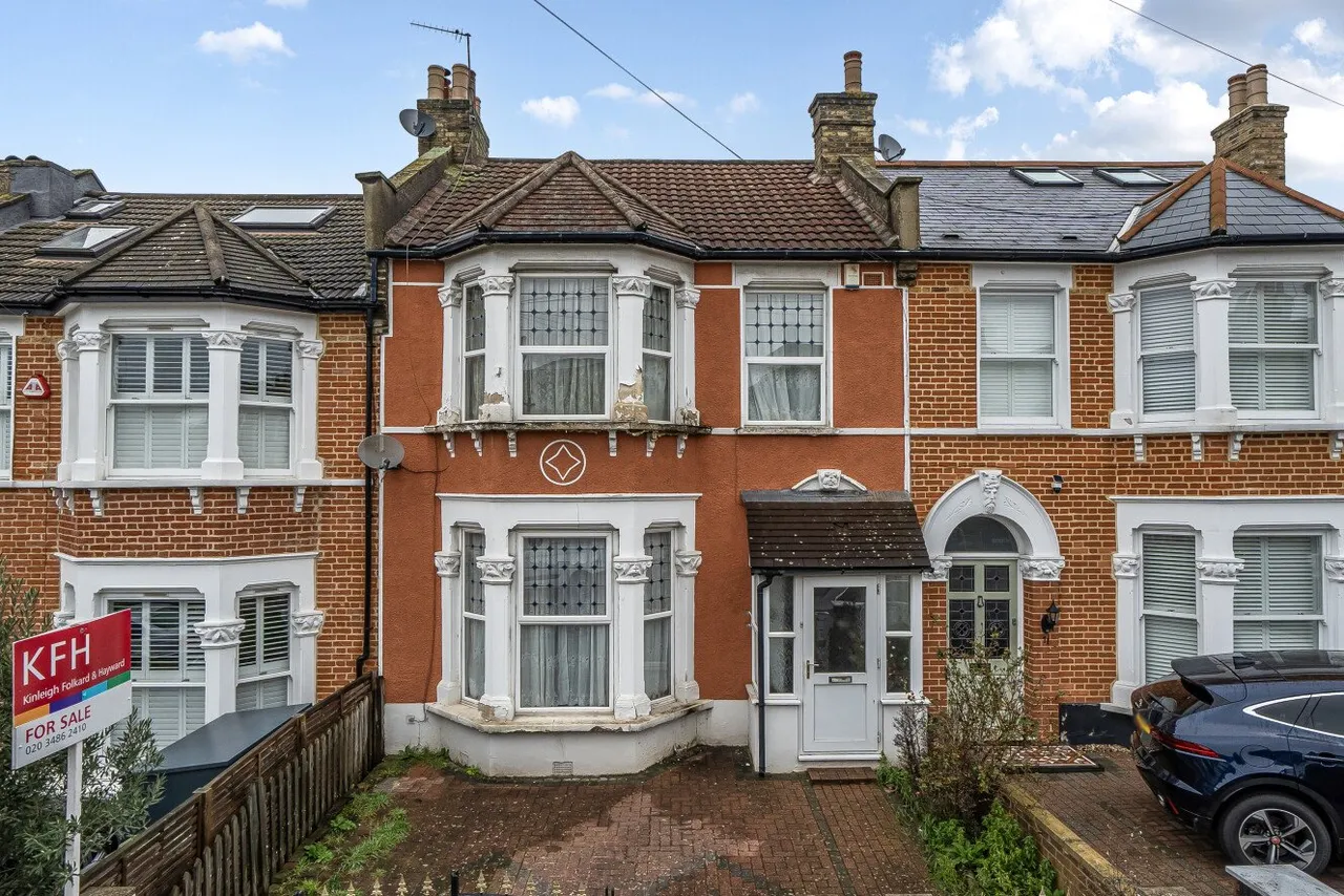 3 bed house for sale — Arngask Road, Catford, London, SE6