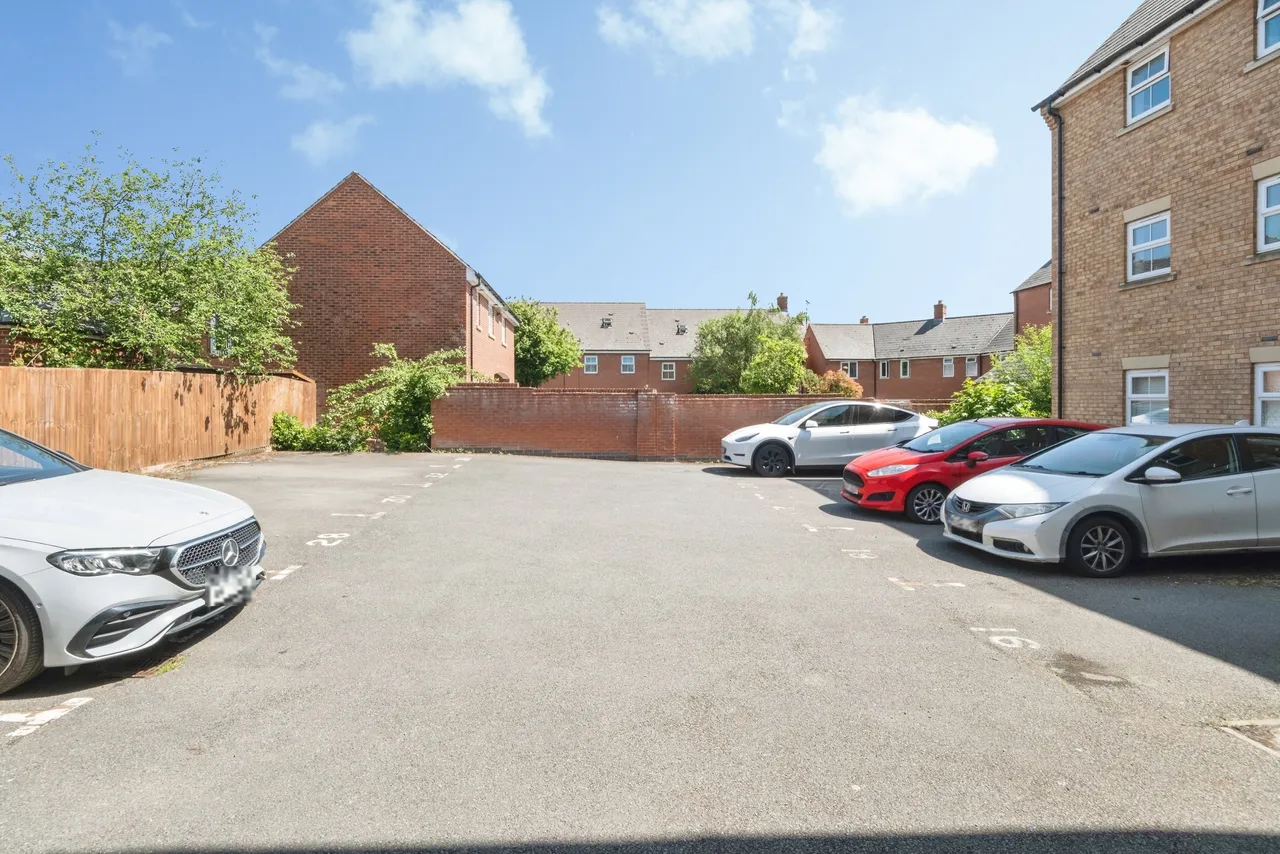 Alchester Court, Towcester, NN12, photo 14