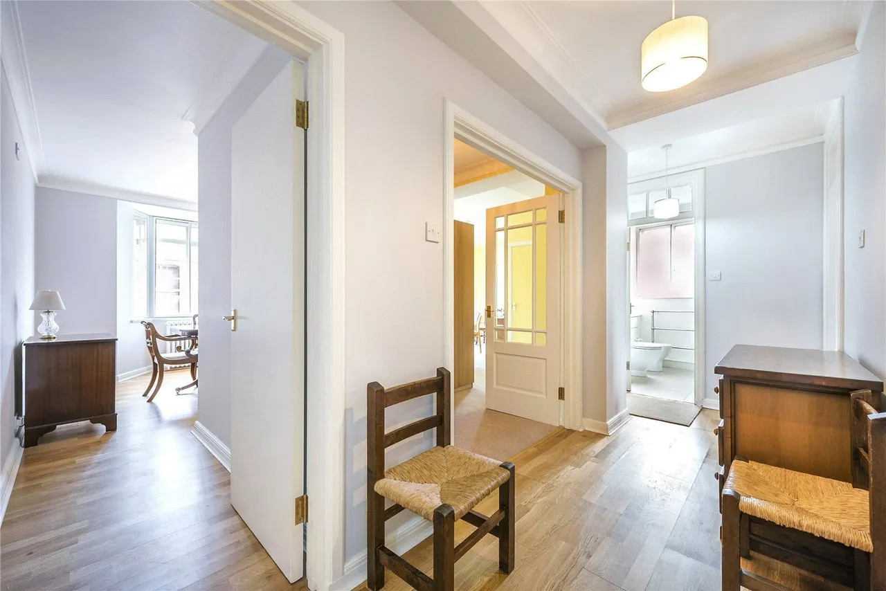 Finchley Road, Swiss Cottage, NW3, photo 11