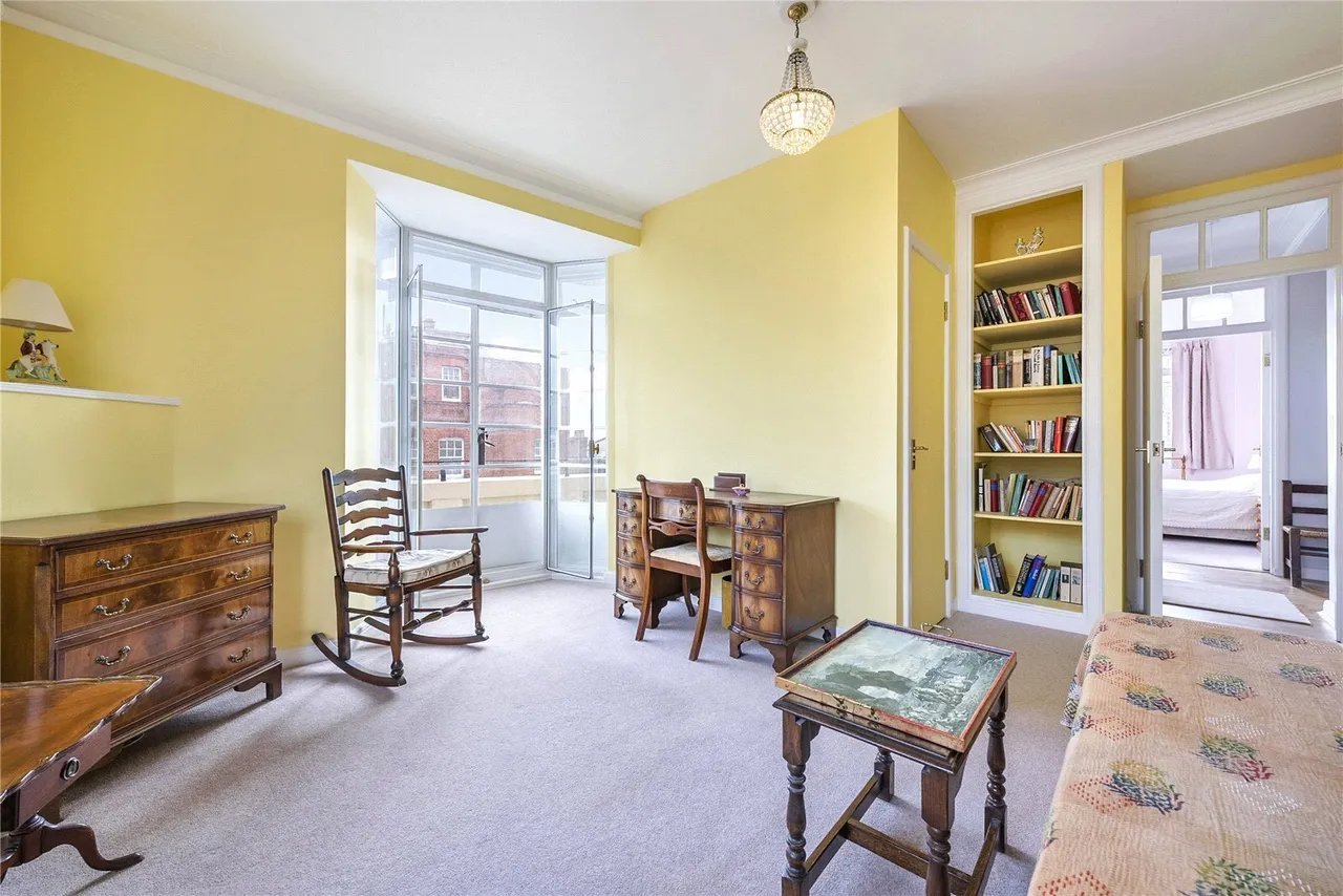 Finchley Road, Swiss Cottage, NW3, photo 8
