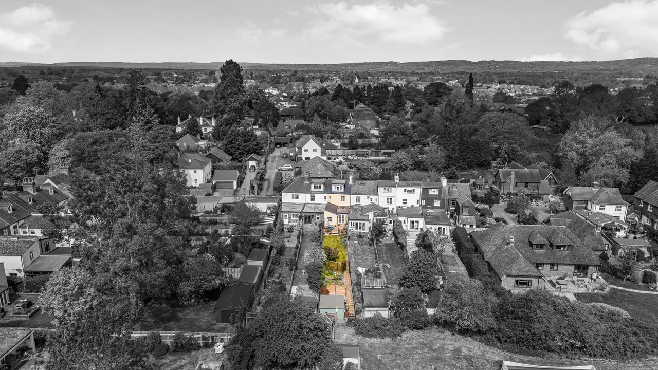 Mead Road, Edenbridge, TN8, photo 32