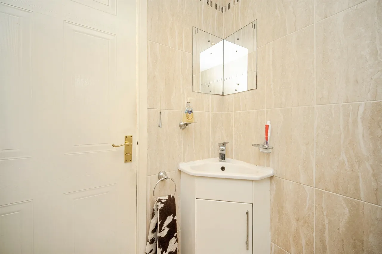 Avern Close, Tipton, DY4, photo 10