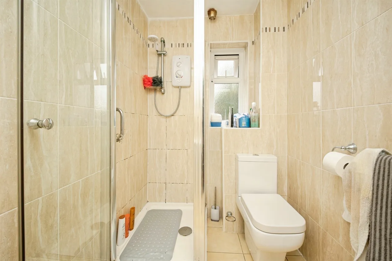 Avern Close, Tipton, DY4, photo 9