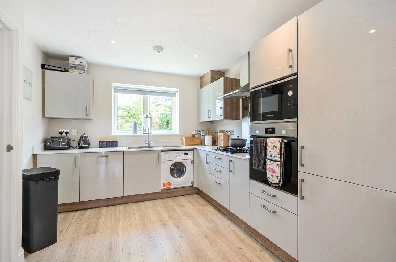 Alden Copse, Tongham, Surrey, GU10 1FR, photo 7