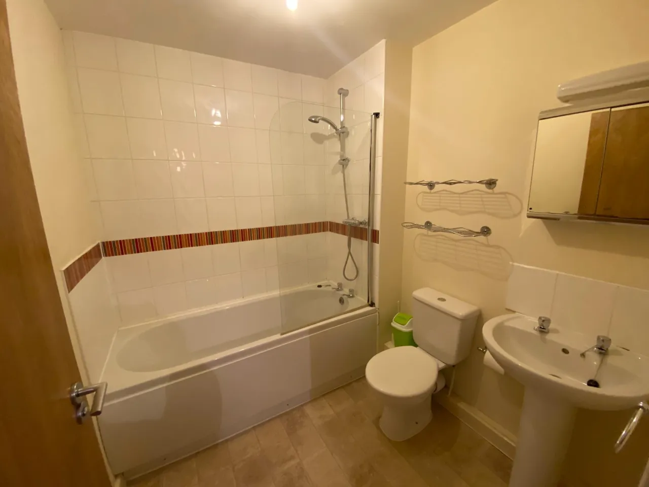 Wellington Street, Central, SN1, photo 7