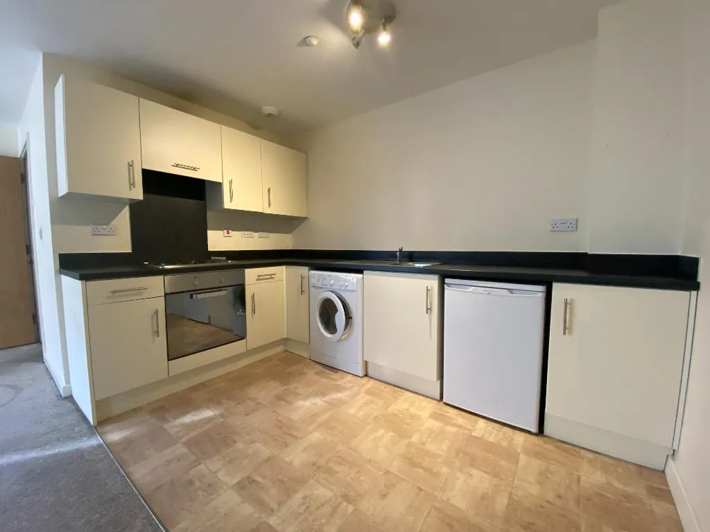 Wellington Street, Central, SN1, photo 3