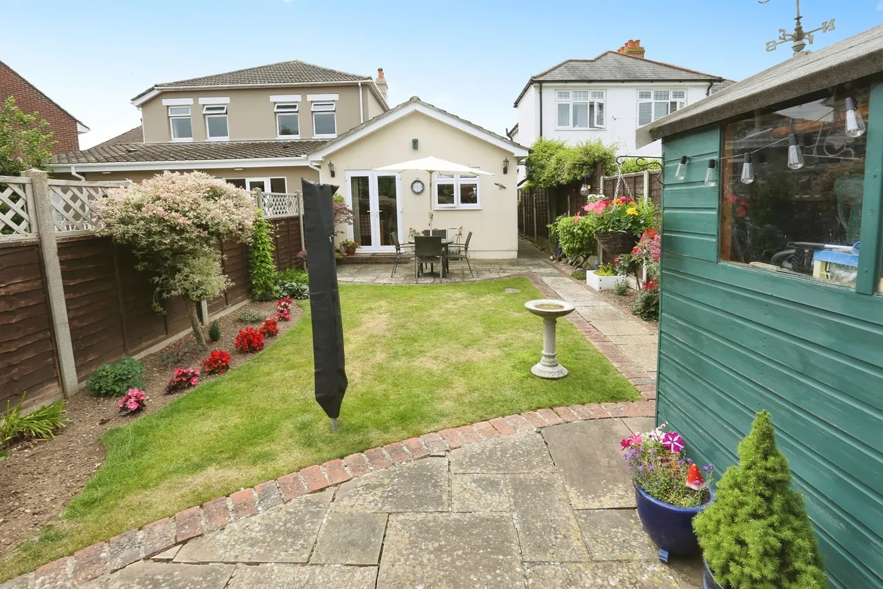 Raynes Road, Lee-On-The-Solent, PO13, photo 16