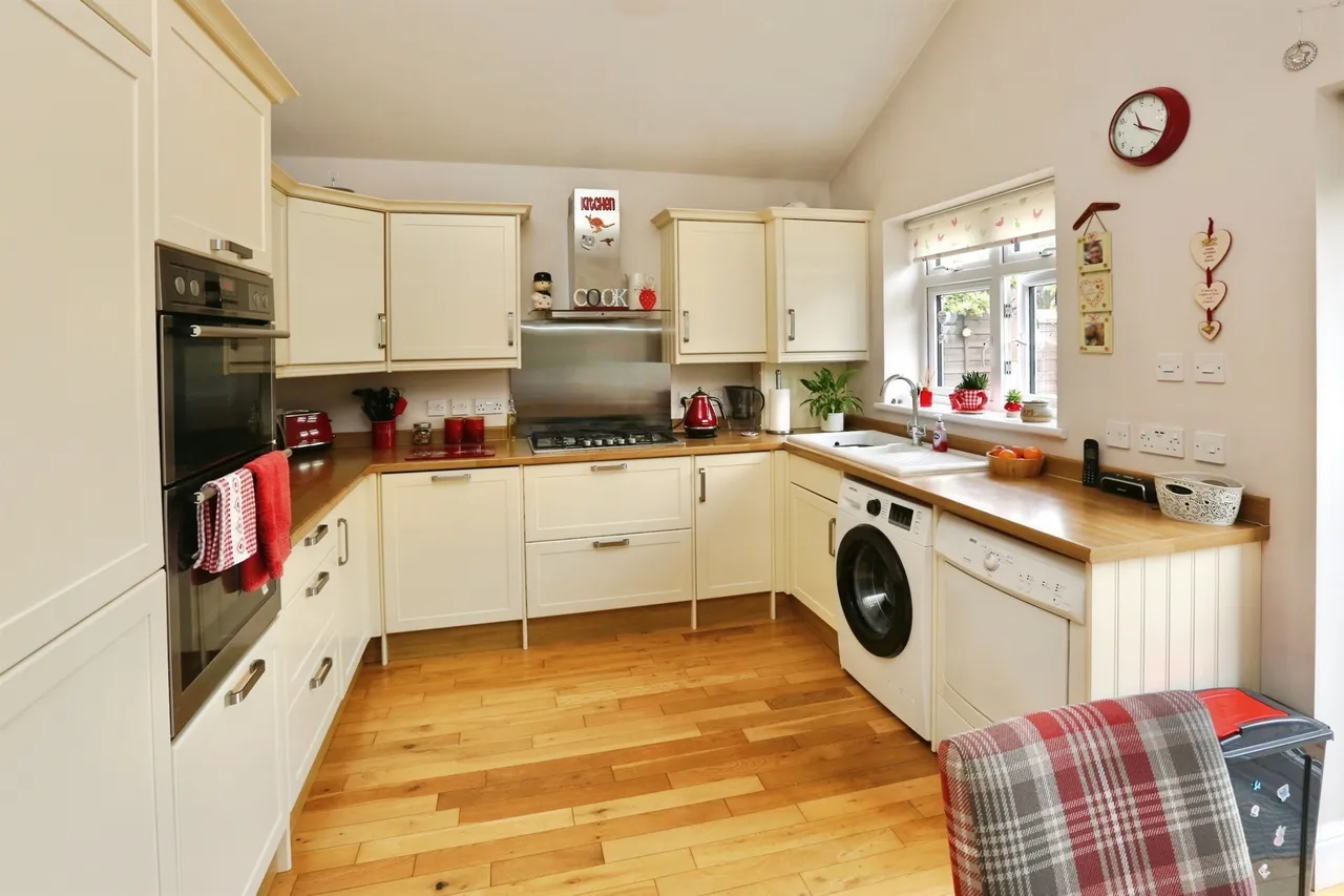 Raynes Road, Lee-On-The-Solent, PO13, photo 18