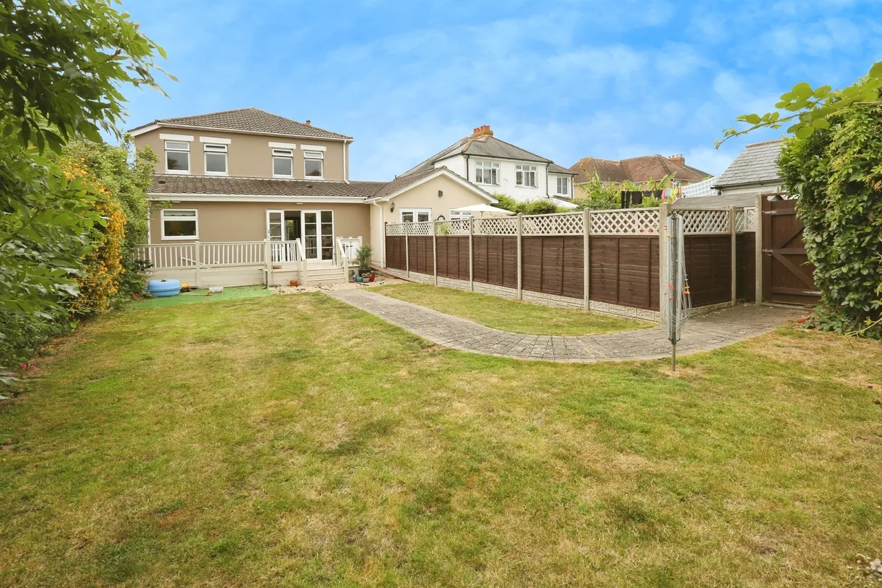 Raynes Road, Lee-On-The-Solent, PO13, photo 22