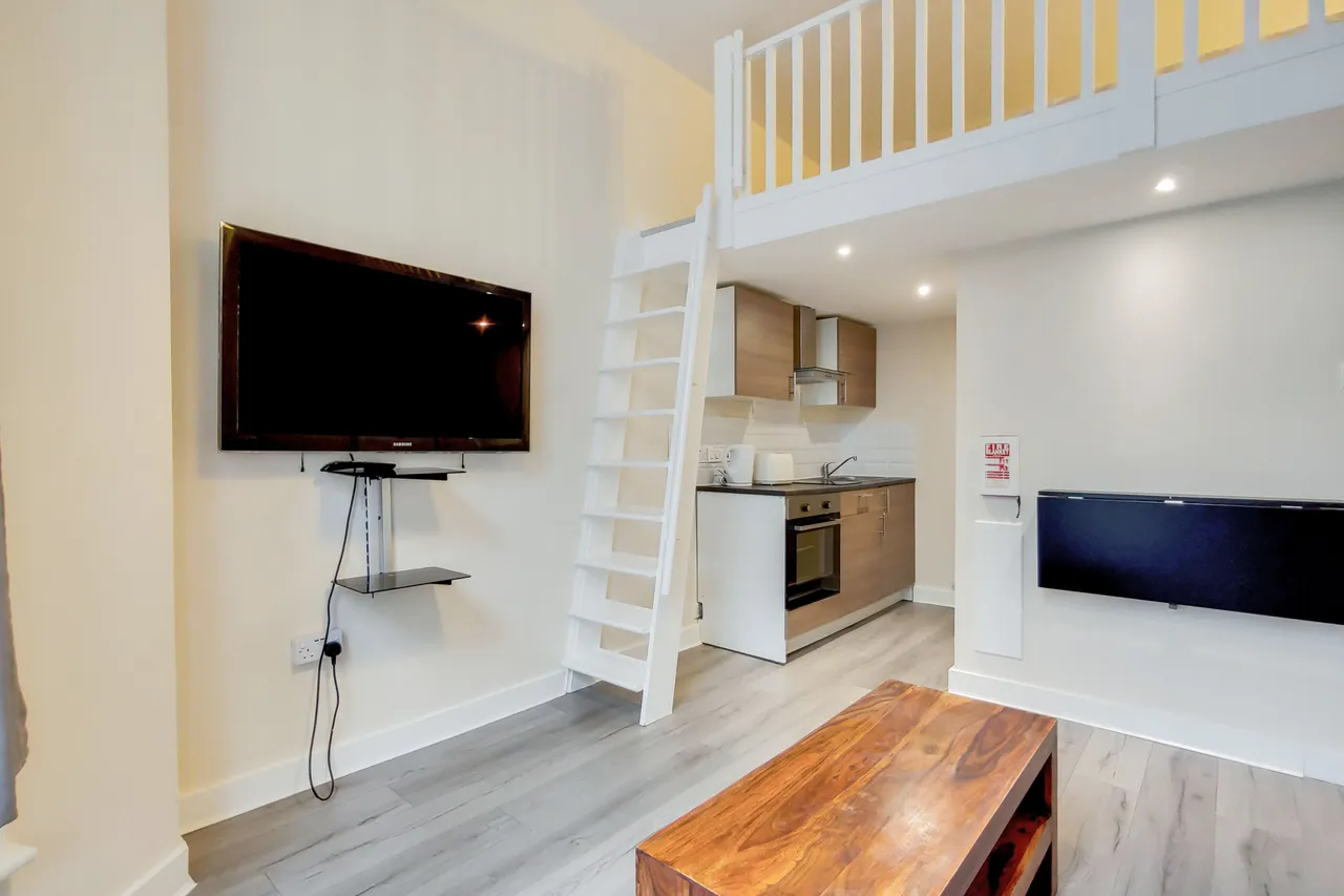 Flat 1, 26 Fairholme Road, London, photo 9