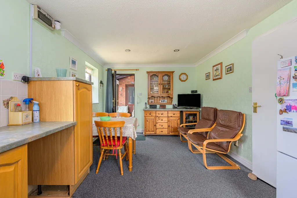 Donnerville Gardens, Admaston, TF5, photo 12