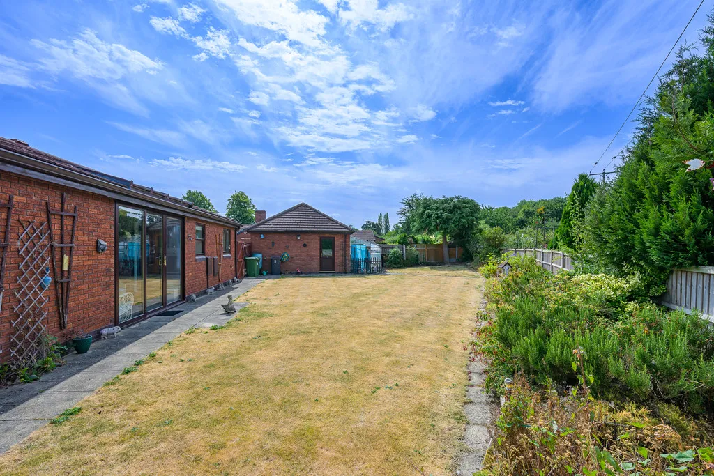 Donnerville Gardens, Admaston, TF5, photo 4