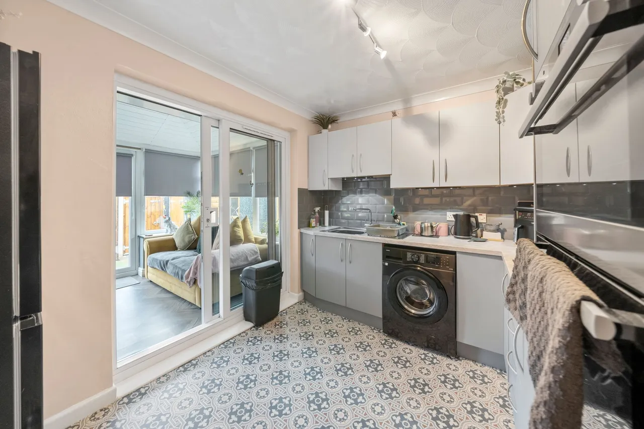 Upland Drive, Ashton-In-Makerfield, Wigan, Wigan, WN4 8XB, photo 8