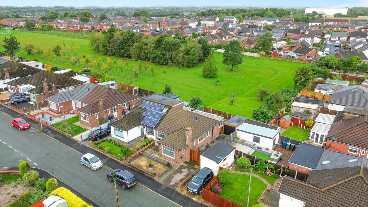 Upland Drive, Ashton-In-Makerfield, Wigan, Wigan, WN4 8XB, photo 21