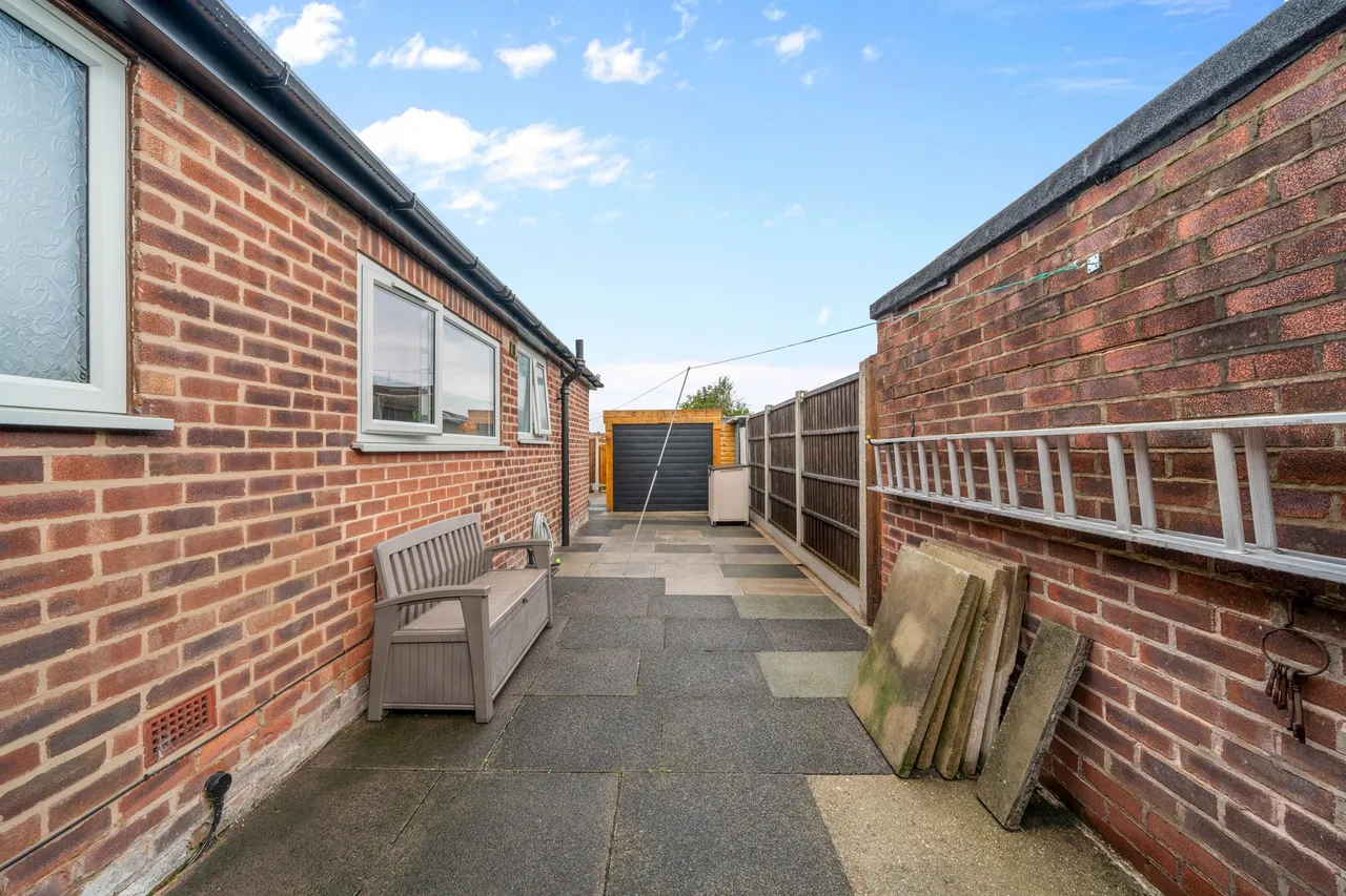 Upland Drive, Ashton-In-Makerfield, Wigan, Wigan, WN4 8XB, photo 17
